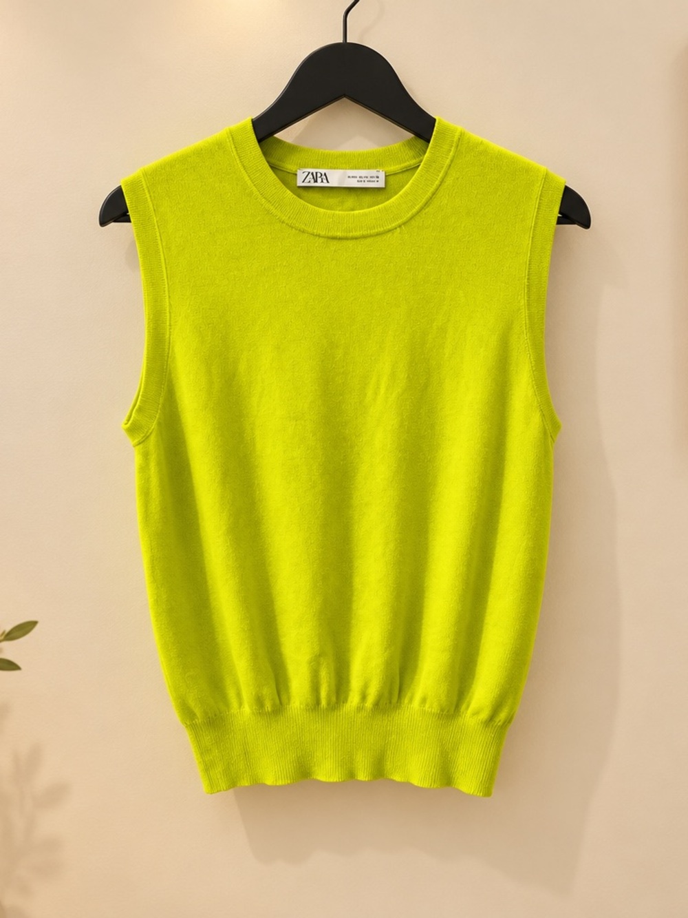 Zara Women’s Neon Green Sleeveless Knit Top